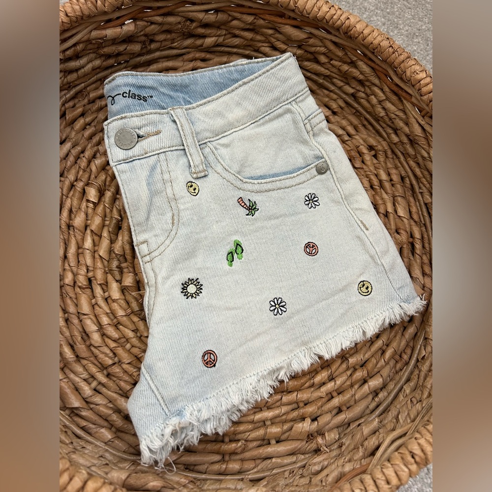 Girls Art Class Embroidered Denim Jean Shorts, size M (8)